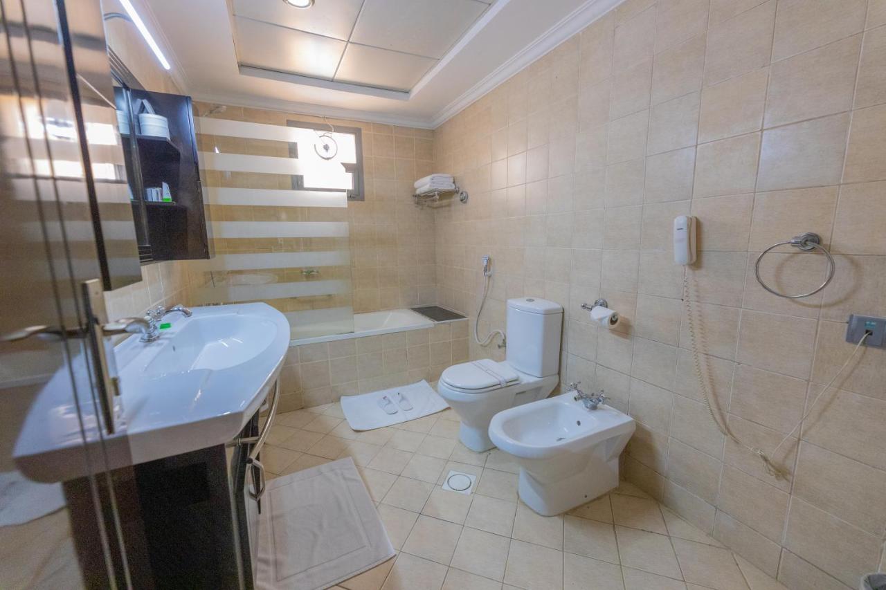 Ewan Ajman Suites Hotel Extérieur photo