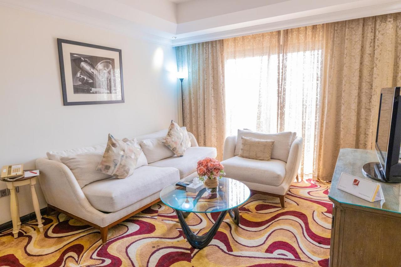 Ewan Ajman Suites Hotel Extérieur photo