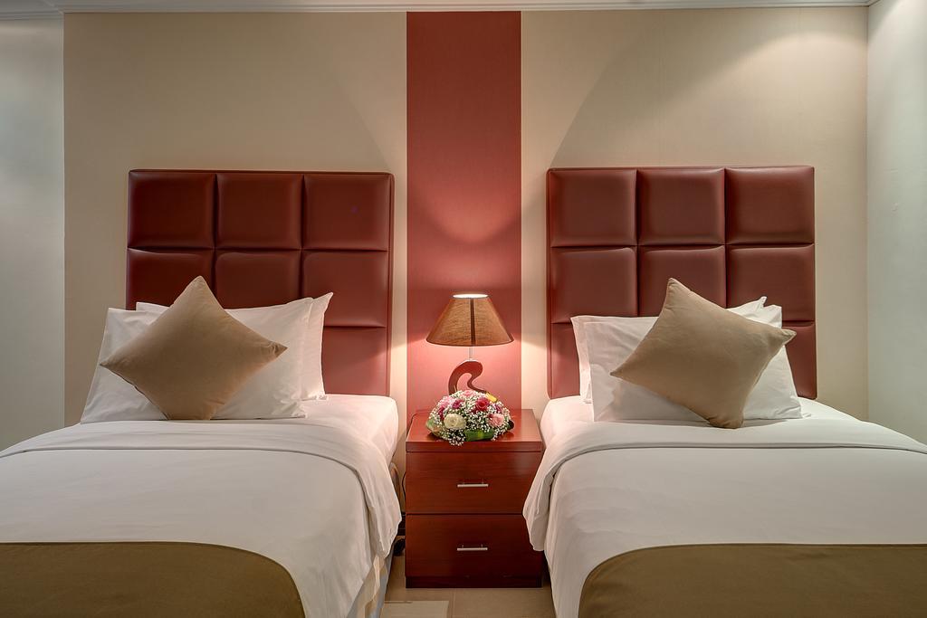 Ewan Ajman Suites Hotel Extérieur photo