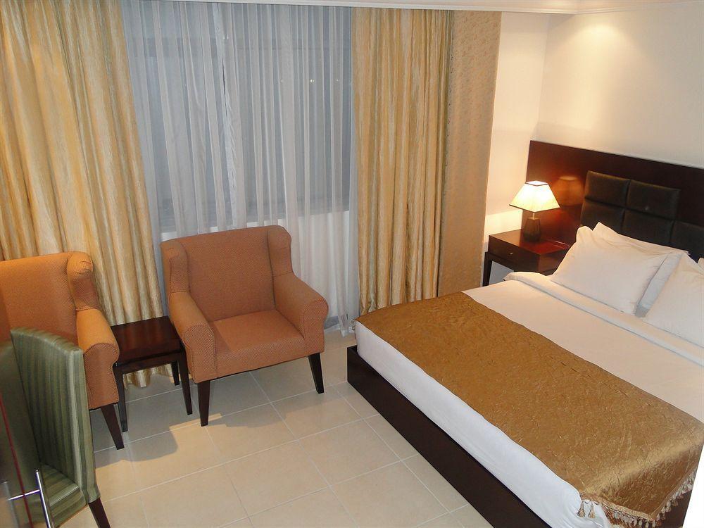 Ewan Ajman Suites Hotel Extérieur photo