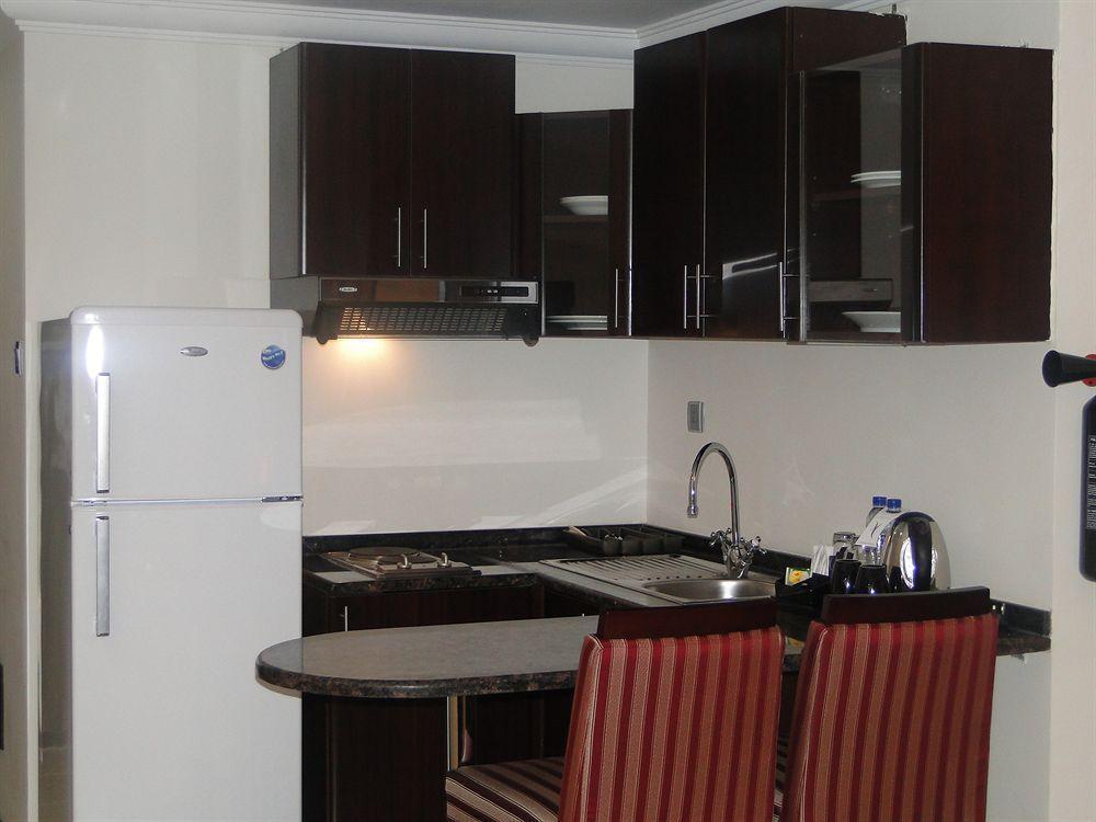 Ewan Ajman Suites Hotel Extérieur photo