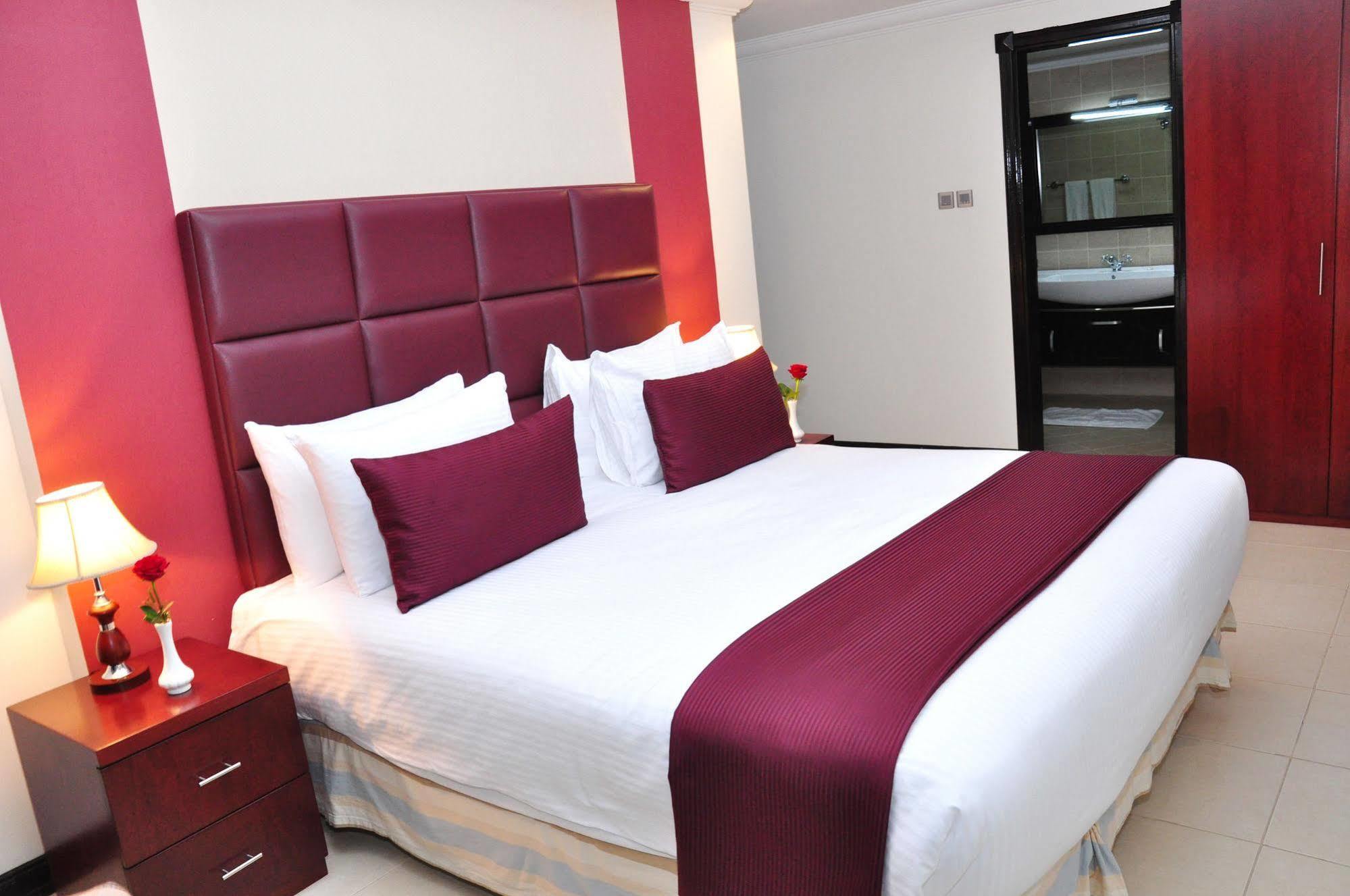 Ewan Ajman Suites Hotel Extérieur photo