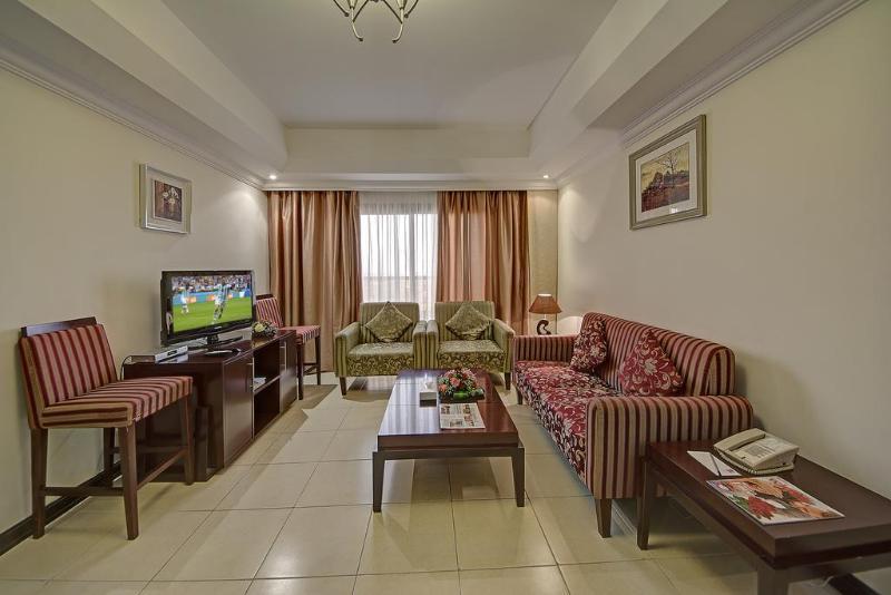 Ewan Ajman Suites Hotel Extérieur photo